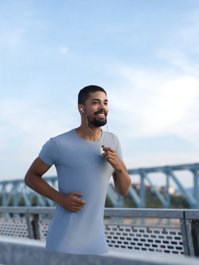 person_01_athlete_running__garment_04_shorts_denim.jpg