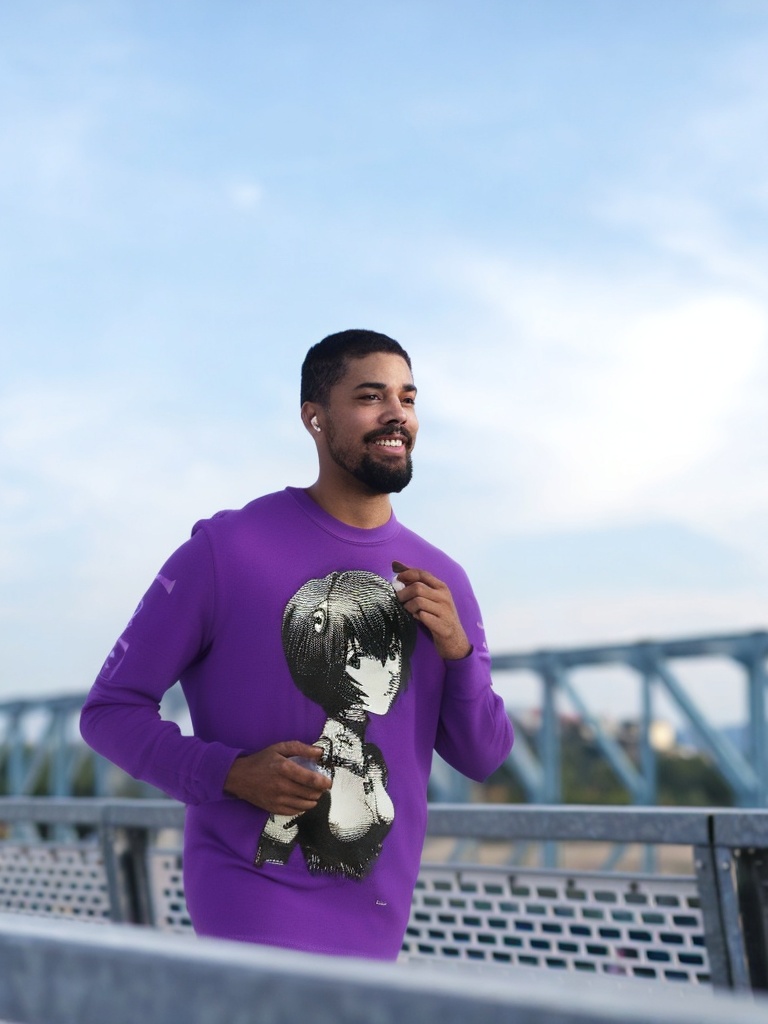 person_01_athlete_running__garment_06_longsleeve_flagstuff.jpg
