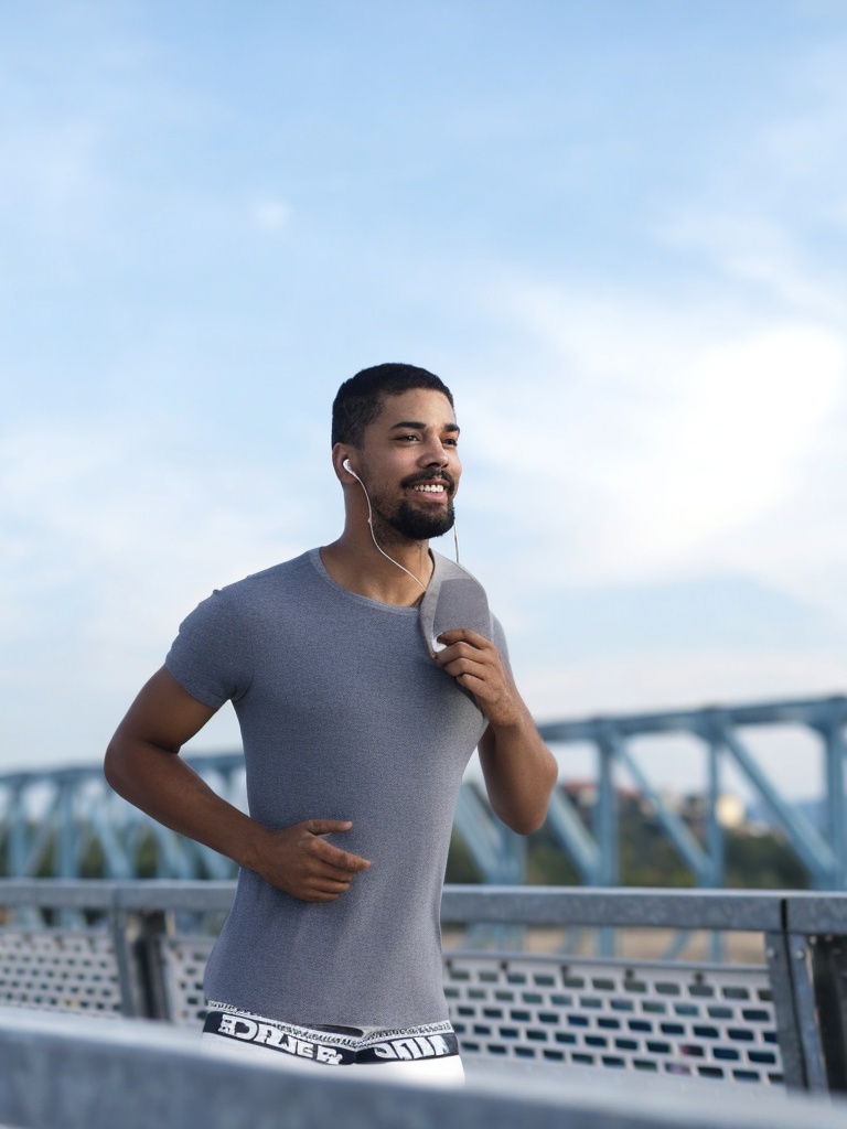 person_01_athlete_running__garment_10_swim_shorts_dolce.jpg