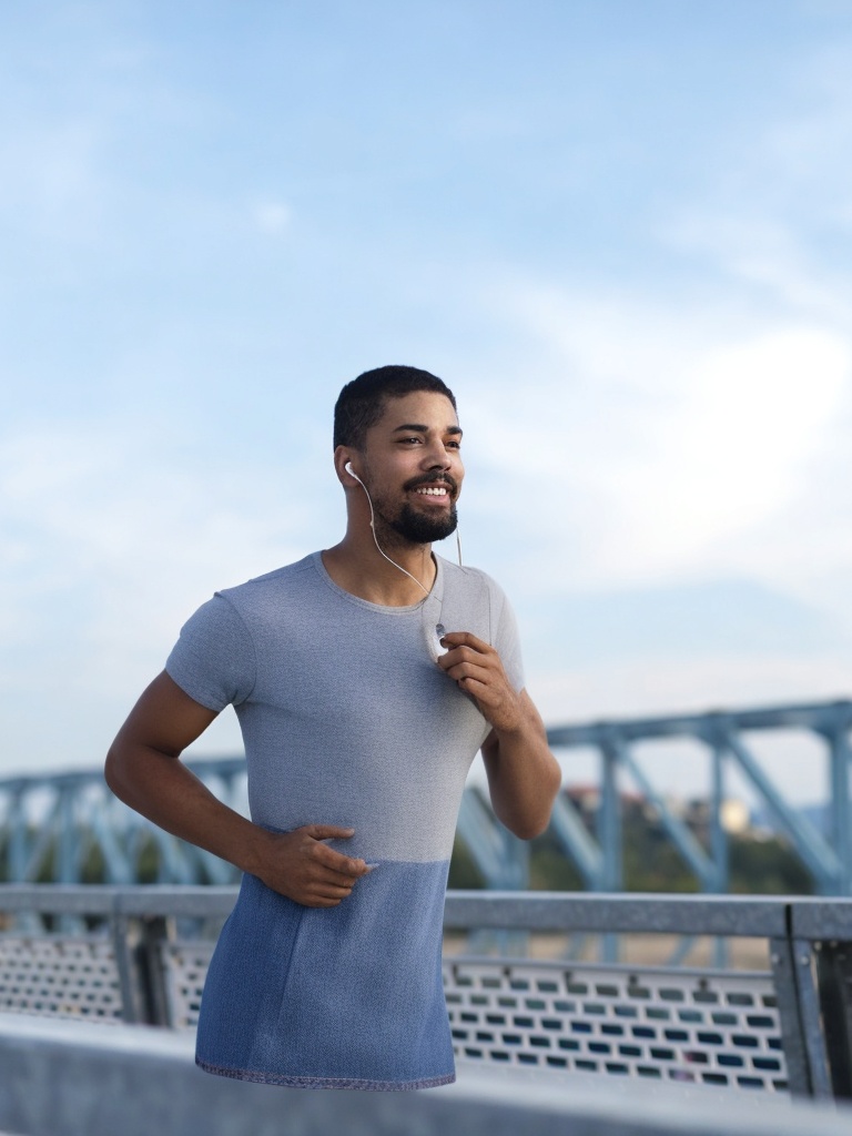 person_01_athlete_running__garment_11_jeans_patchwork.jpg