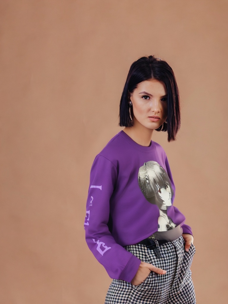 person_02_business_woman_cream__garment_06_longsleeve_flagstuff.jpg