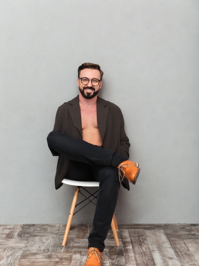 person_05_man_casual_sitting__garment_16_generic_adobe.jpg