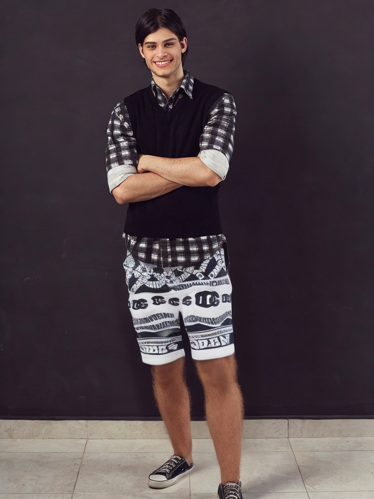 person_07_handsome_young_man__garment_10_swim_shorts_dolce.jpg