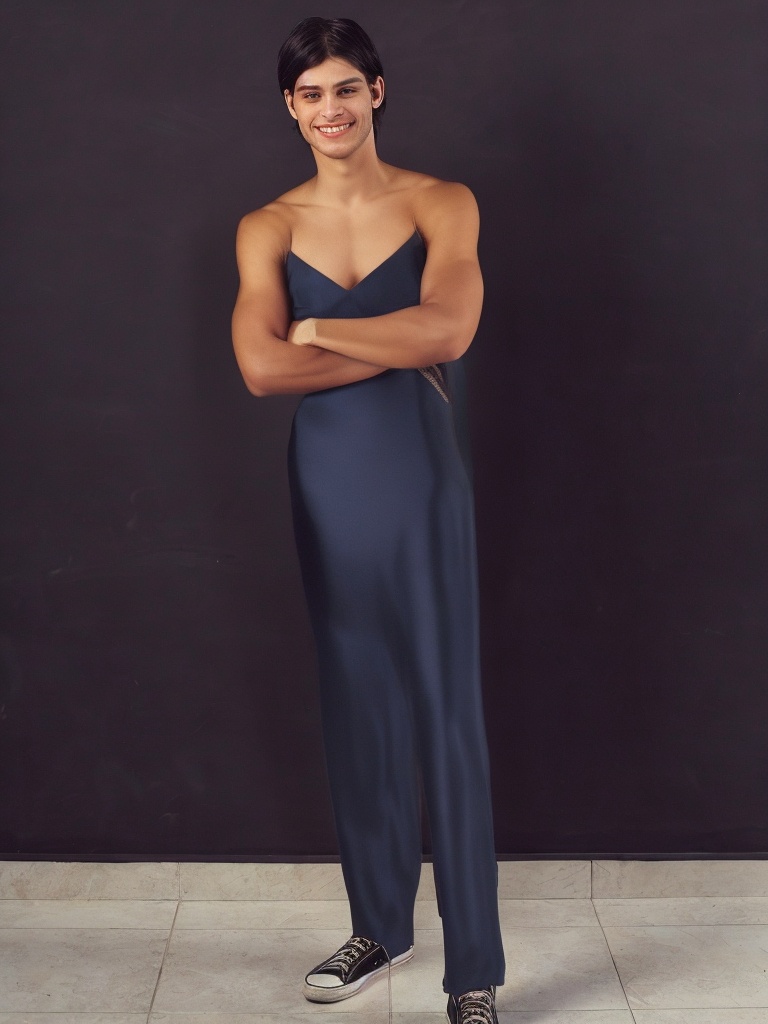 person_07_handsome_young_man__garment_12_slipdress_navy_silk.jpg