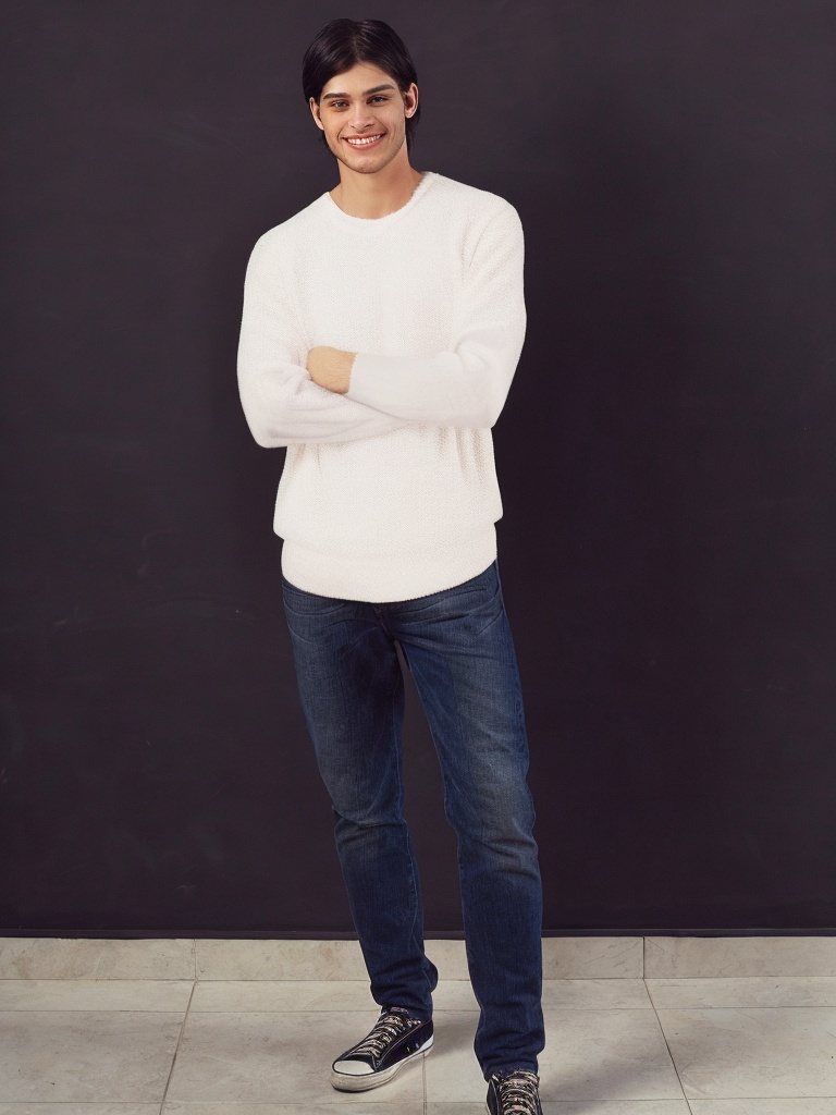 person_07_handsome_young_man__garment_16_generic_adobe.jpg