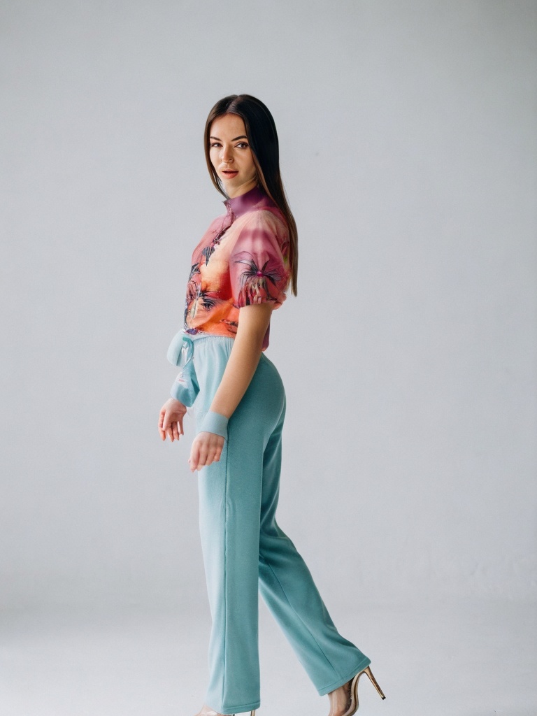 person_10_woman_model__garment_03_shirt_dolce.jpg