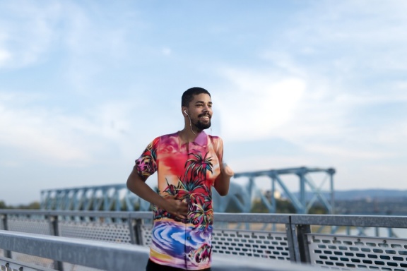person_01_athlete_running__garment_03_shirt_dolce.jpg