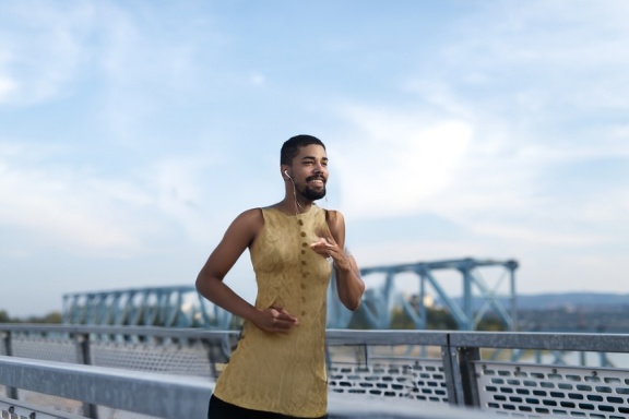 person_01_athlete_running__garment_14_sherwani_mens.jpg