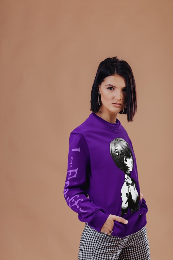 person_02_business_woman_cream__garment_06_longsleeve_flagstuff.jpg