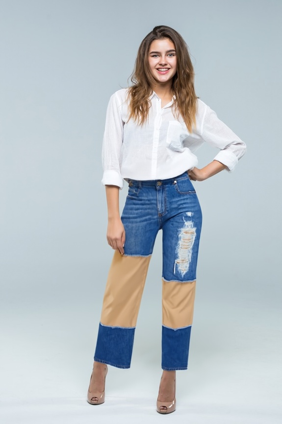 person_03_business_woman_white_bg__garment_11_jeans_patchwork.jpg