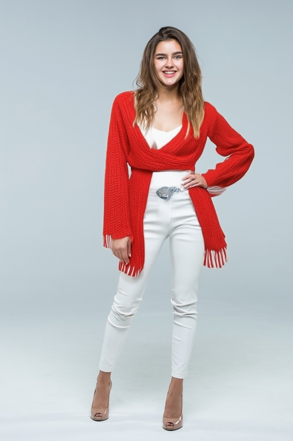 person_03_business_woman_white_bg__garment_16_generic_adobe.jpg