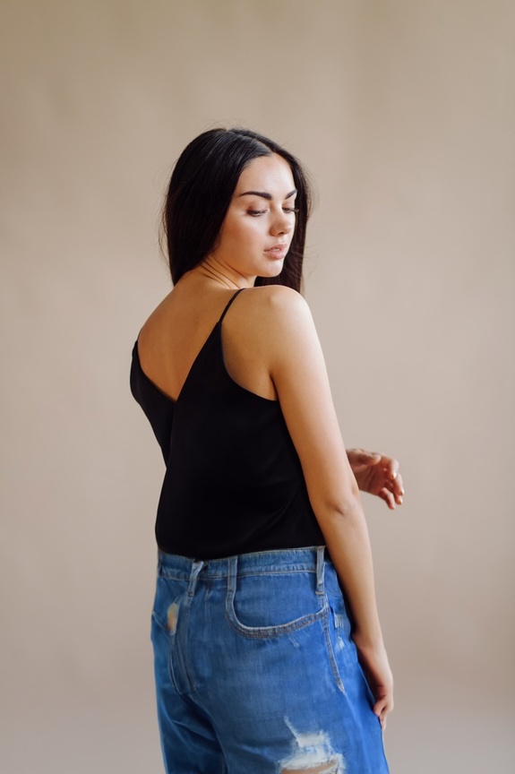 person_04_fashion_portrait_woman__garment_11_jeans_patchwork.jpg