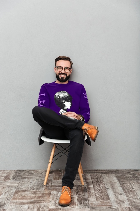 person_05_man_casual_sitting__garment_06_longsleeve_flagstuff.jpg