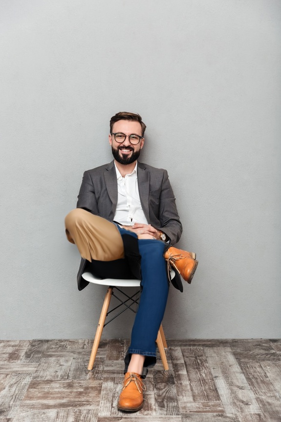 person_05_man_casual_sitting__garment_11_jeans_patchwork.jpg