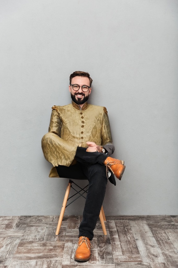 person_05_man_casual_sitting__garment_14_sherwani_mens.jpg