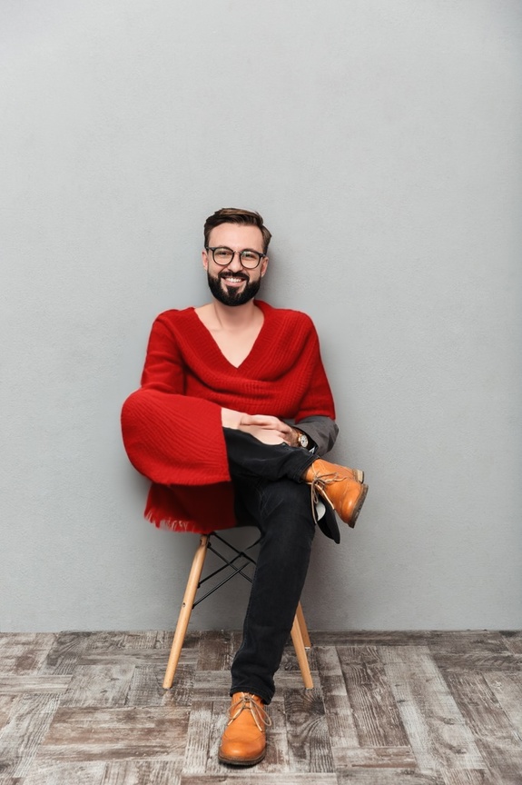 person_05_man_casual_sitting__garment_16_generic_adobe.jpg