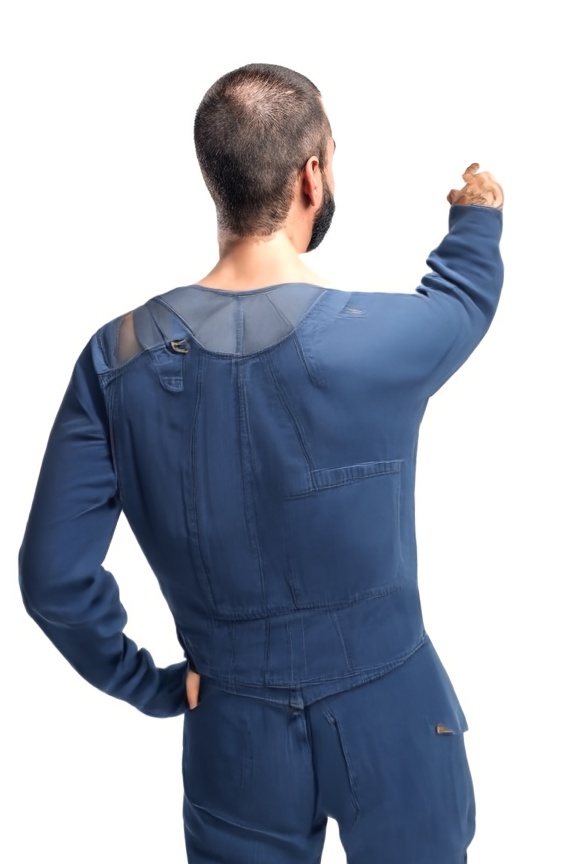 person_06_man_pointing_back__garment_02_dungaree_denim.jpg