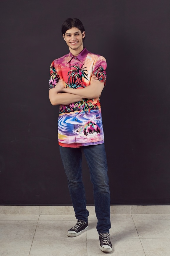 person_07_handsome_young_man__garment_03_shirt_dolce.jpg