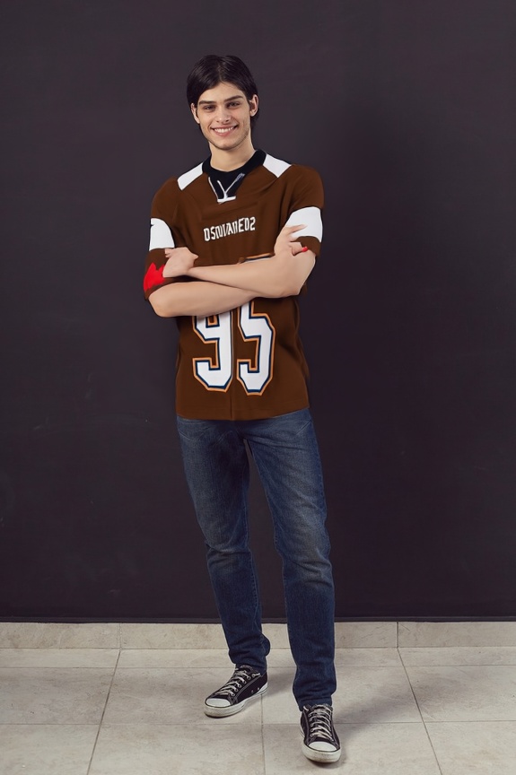 person_07_handsome_young_man__garment_07_jersey_dsquared.jpg