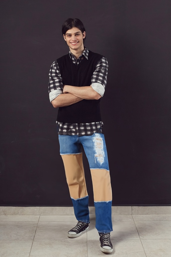 person_07_handsome_young_man__garment_11_jeans_patchwork.jpg