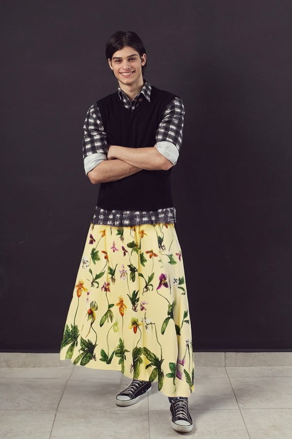 person_07_handsome_young_man__garment_13_skirt_orchid_maxi.jpg