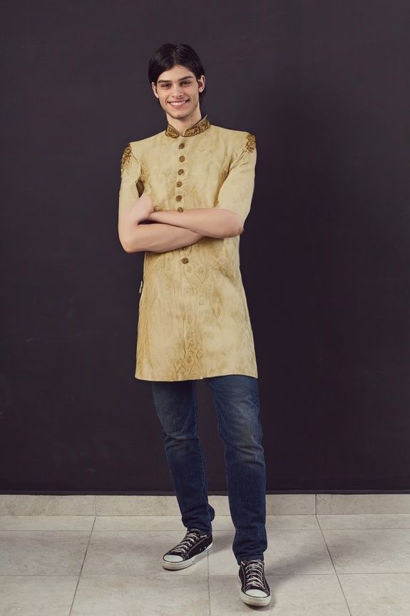 person_07_handsome_young_man__garment_14_sherwani_mens.jpg