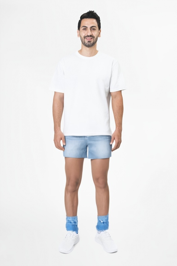 person_09_man_white_tshirt__garment_04_shorts_denim.jpg