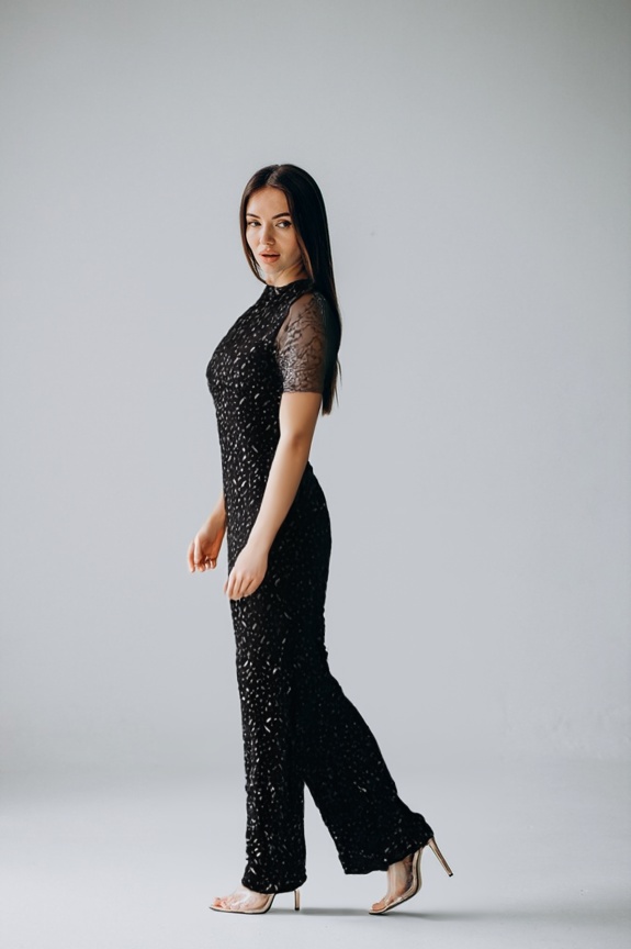 person_10_woman_model__garment_05_gown_black_sequin.jpg
