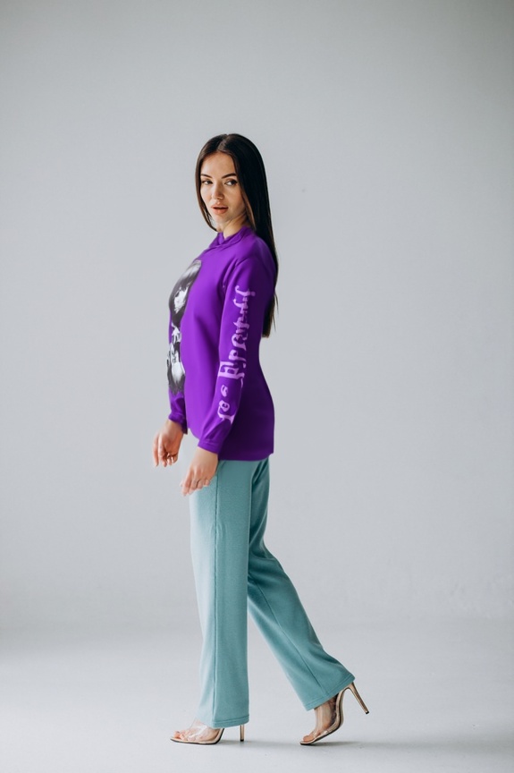 person_10_woman_model__garment_06_longsleeve_flagstuff.jpg