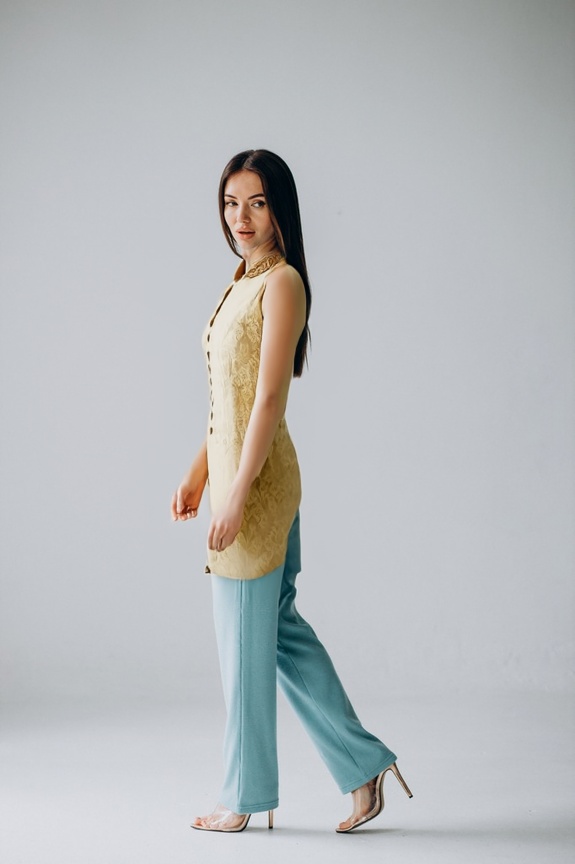 person_10_woman_model__garment_14_sherwani_mens.jpg