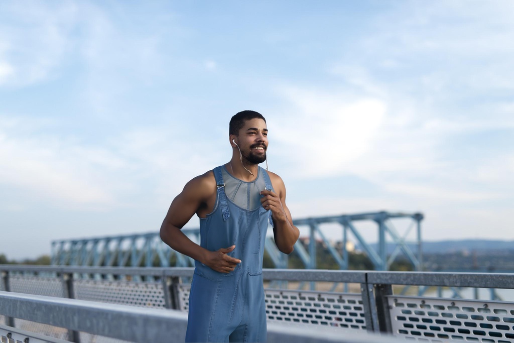 person_01_athlete_running__garment_02_dungaree_denim.jpg