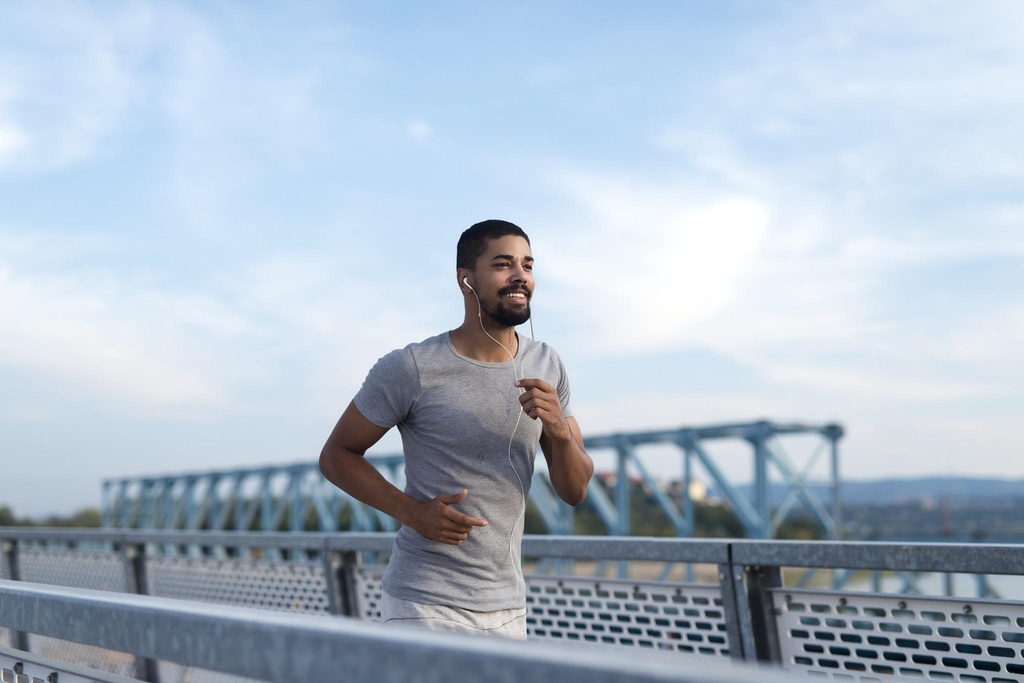 person_01_athlete_running__garment_10_swim_shorts_dolce.jpg