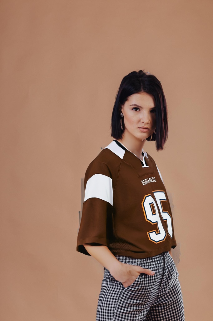 person_02_business_woman_cream__garment_07_jersey_dsquared.jpg