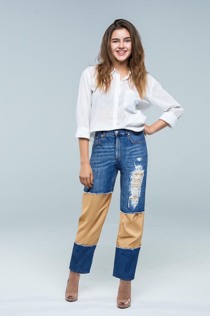 person_03_business_woman_white_bg__garment_11_jeans_patchwork.jpg