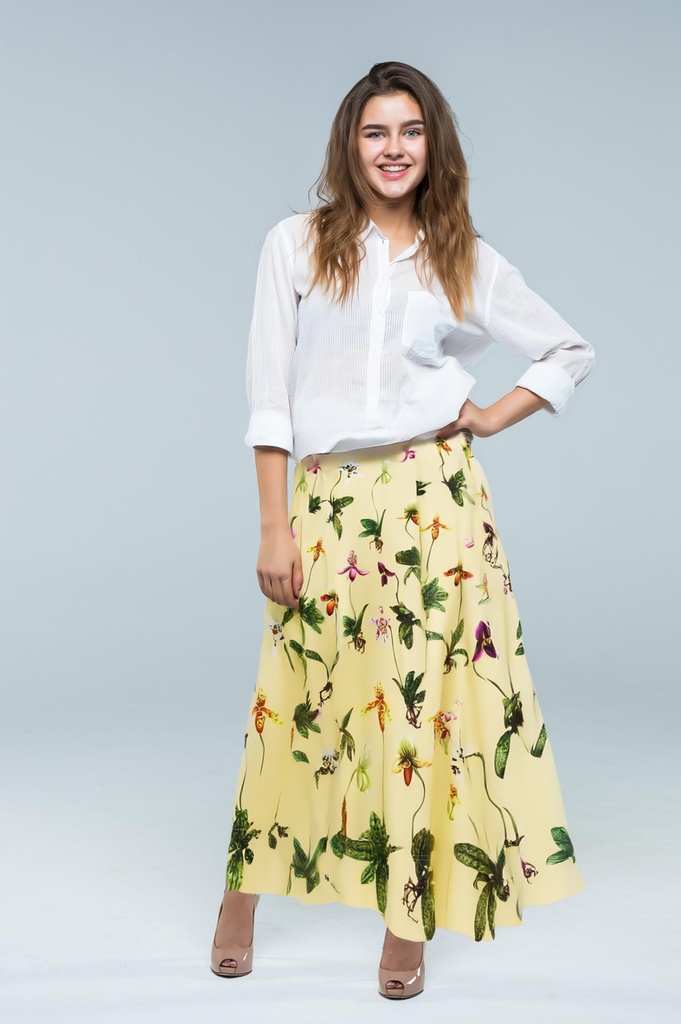 person_03_business_woman_white_bg__garment_13_skirt_orchid_maxi.jpg
