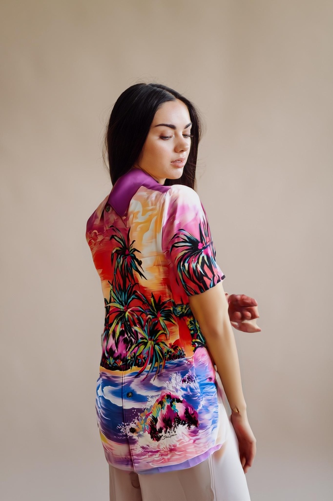person_04_fashion_portrait_woman__garment_03_shirt_dolce.jpg