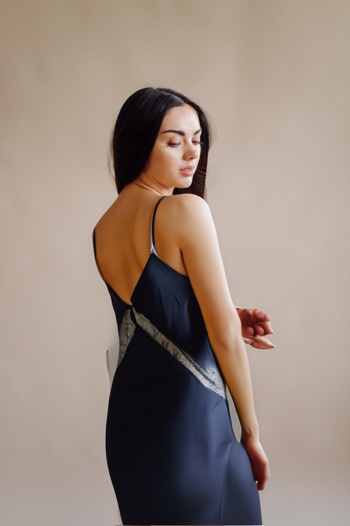 person_04_fashion_portrait_woman__garment_12_slipdress_navy_silk.jpg