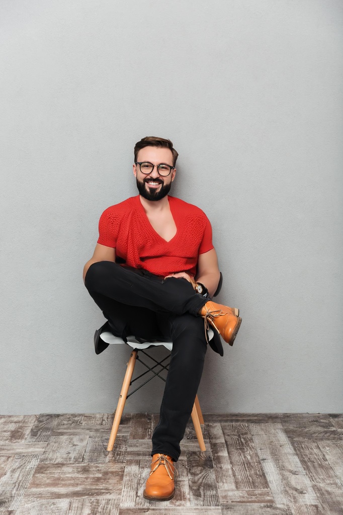 person_05_man_casual_sitting__garment_16_generic_adobe.jpg