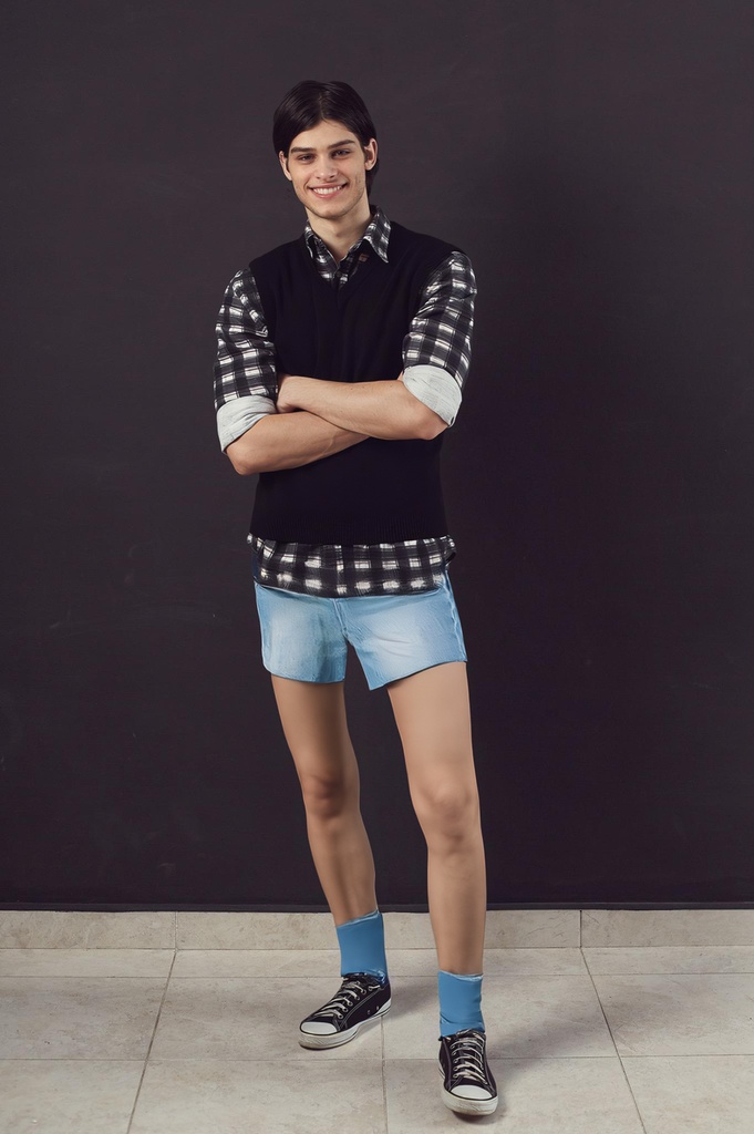 person_07_handsome_young_man__garment_04_shorts_denim.jpg