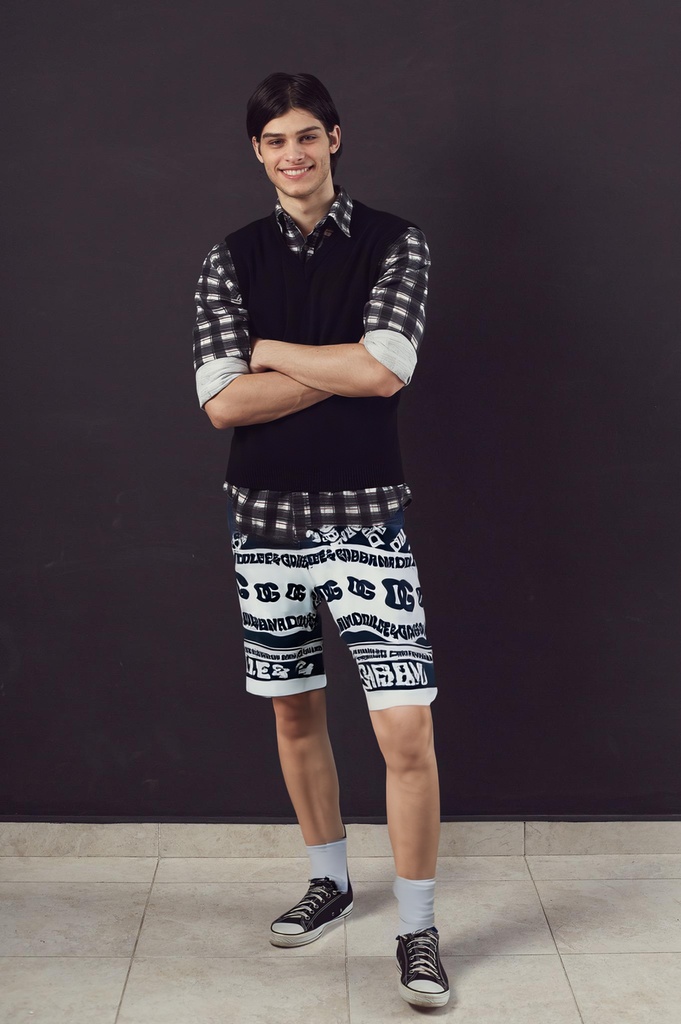 person_07_handsome_young_man__garment_10_swim_shorts_dolce.jpg
