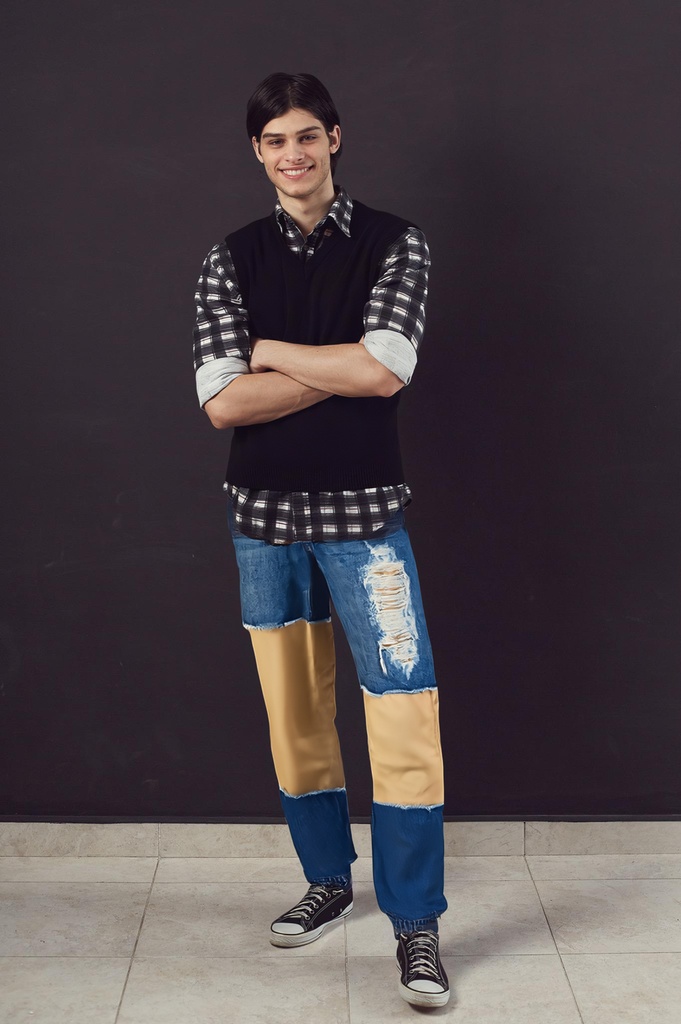 person_07_handsome_young_man__garment_11_jeans_patchwork.jpg