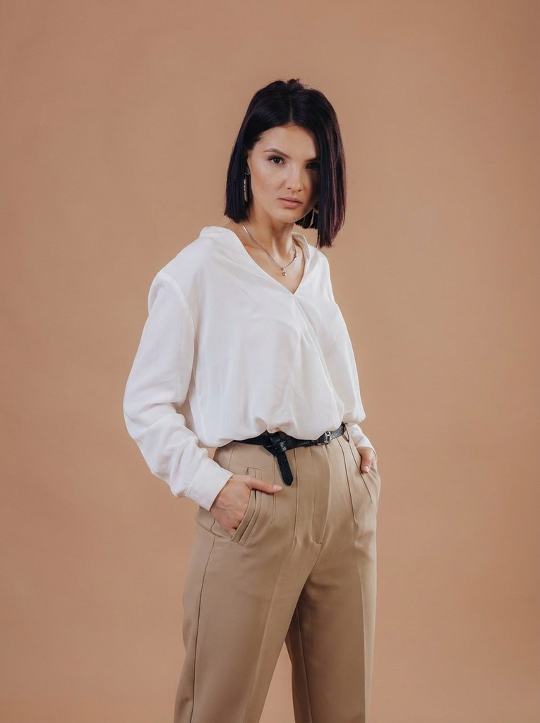 person_02_business_woman_cream__garment_01_pants_beige.jpg