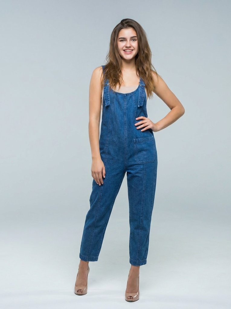 person_03_business_woman_white_bg__garment_02_dungaree_denim.jpg