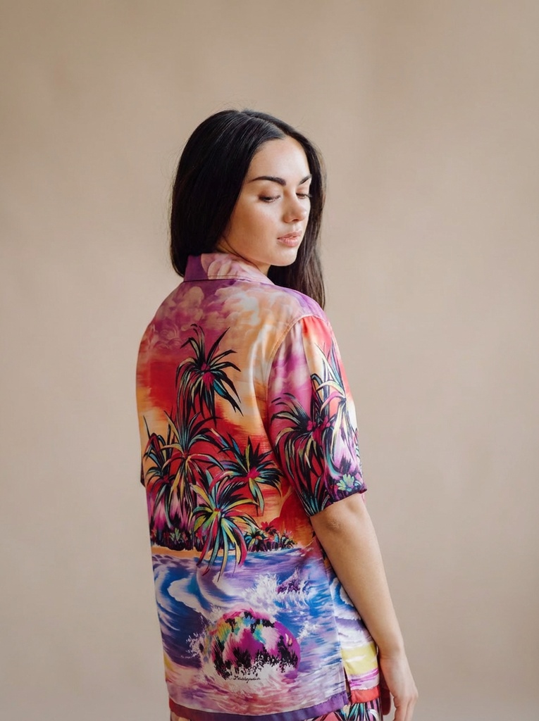 person_04_fashion_portrait_woman__garment_03_shirt_dolce.jpg