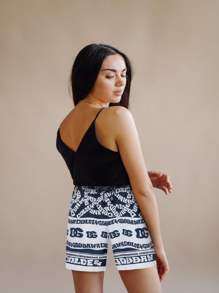 person_04_fashion_portrait_woman__garment_10_swim_shorts_dolce.jpg