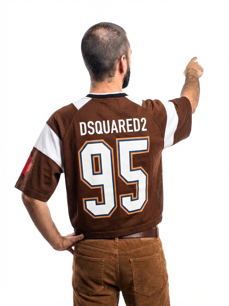 person_06_man_pointing_back__garment_07_jersey_dsquared.jpg