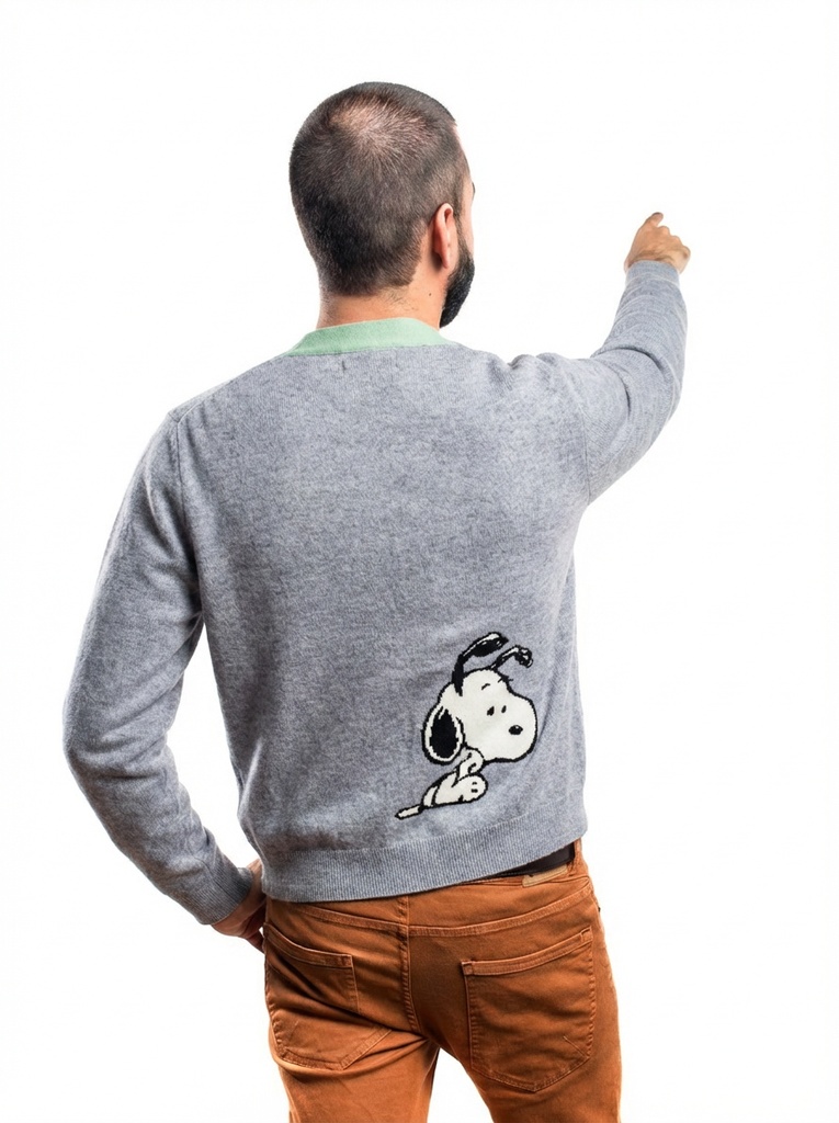 person_06_man_pointing_back__garment_08_cardigan_snoopy.jpg