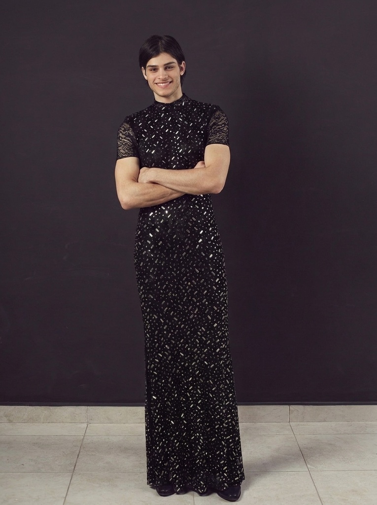 person_07_handsome_young_man__garment_05_gown_black_sequin.jpg