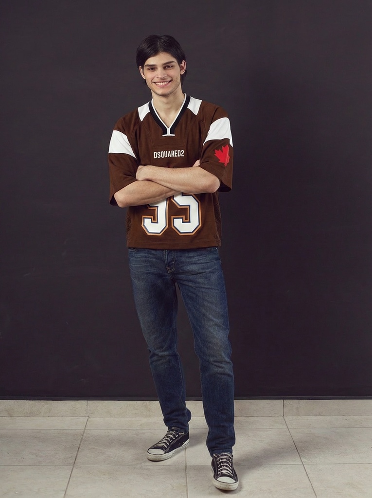 person_07_handsome_young_man__garment_07_jersey_dsquared.jpg