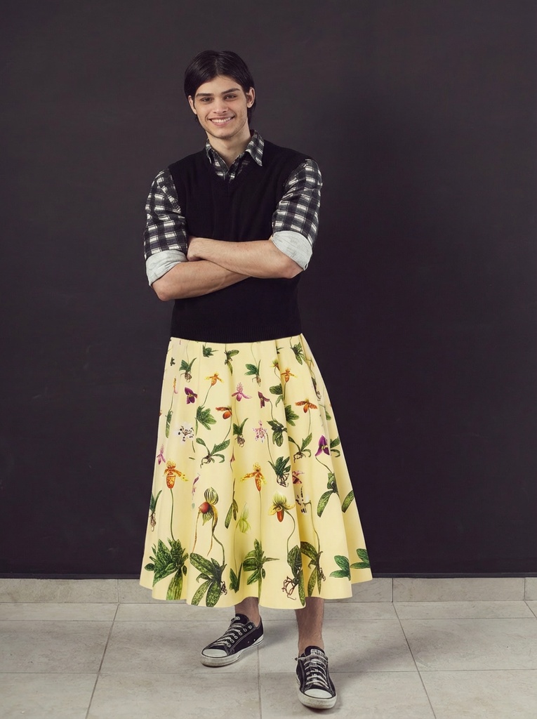person_07_handsome_young_man__garment_13_skirt_orchid_maxi.jpg